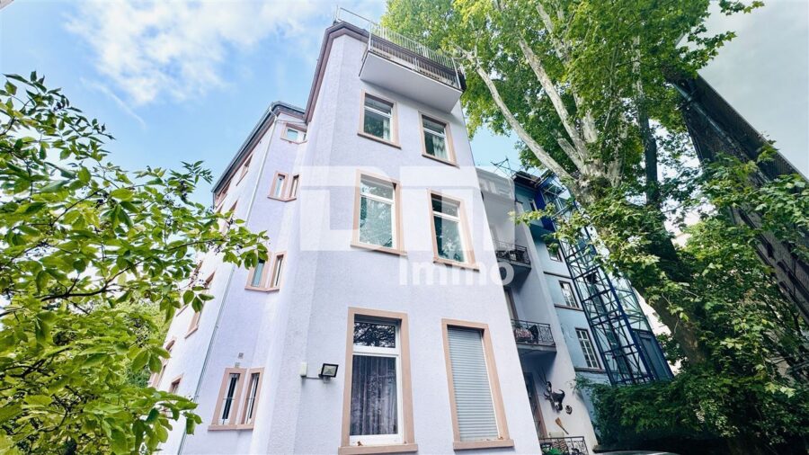 (R)eserviert!Modernisierte Altbau-Zweizimmerwohnung mit Balkon + Stellplatz (optional) - Titel Rückansicht